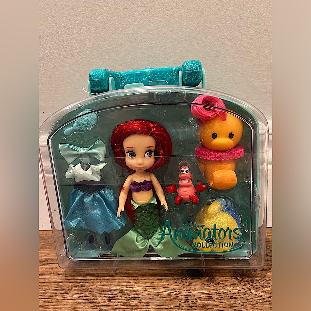 Disney Animators Ariel Mini doll play set
